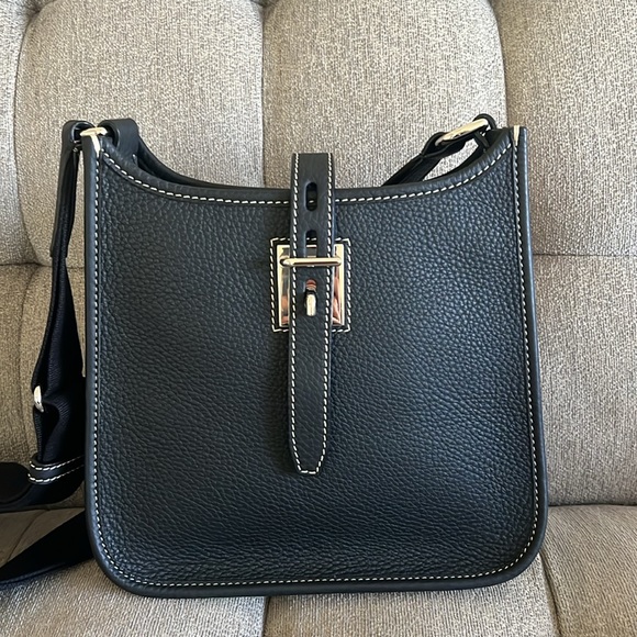 Dooney & Bourke Henrys Crossbody Black - Picture 2 of 10